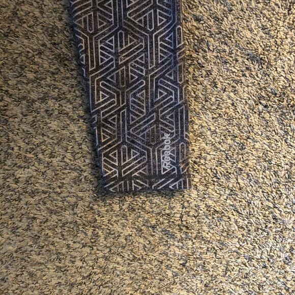 Reebox athletic workout geo print leggings in EUC Size M - Picture 4 of 5